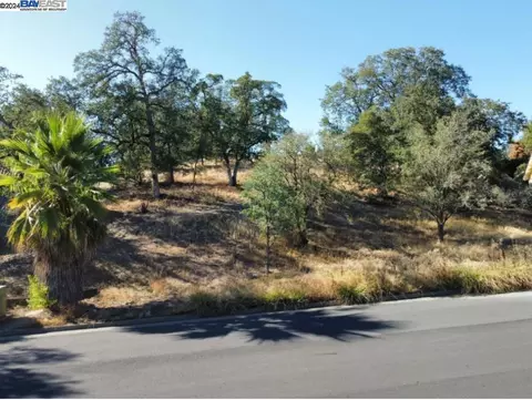 646 Ansley Ct, Redding, CA 96003 photo 1