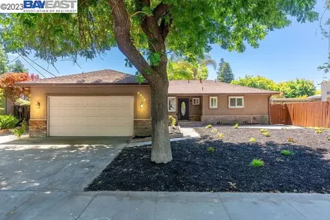 2912 Debbie Ln, Modesto, CA 95350 photo 1