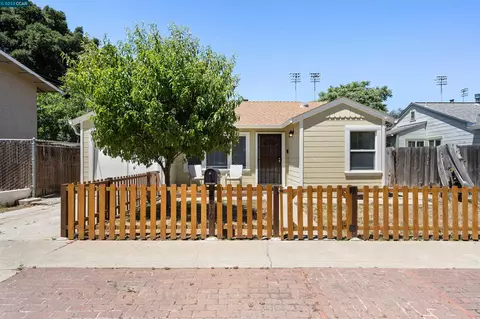 2810 Castro St, Martinez, CA 94553 photo 1