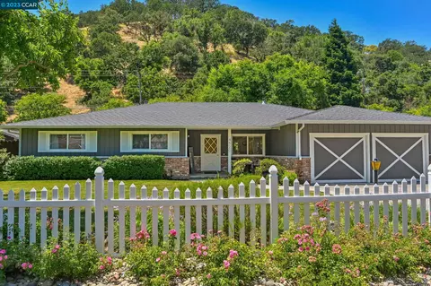 4520 Haag Rd, Martinez, CA 94553 photo 1