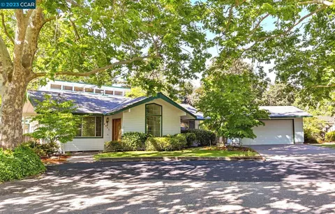 4061 Marianne Dr, Lafayette, CA 94549 photo 1