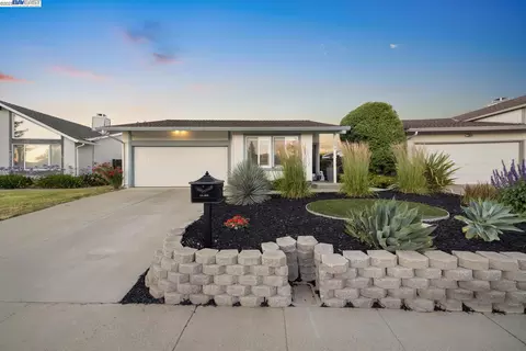 1370 Swallowtail Rd, Concord, CA 94521 photo 1