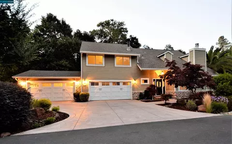 125 Gilbert Ln, Martinez, CA 94553 photo 1