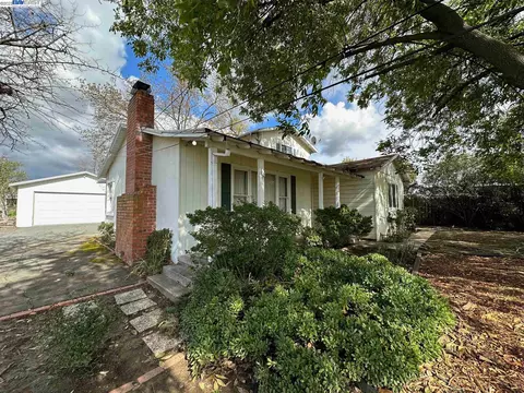 5135 Laurel Dr, Concord, CA 94521 photo 1