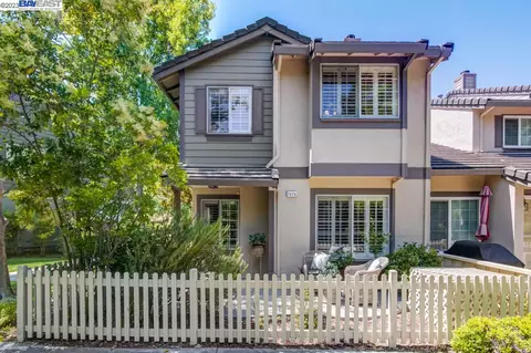7478 Oxford Cir, Dublin, CA 94568 photo 1