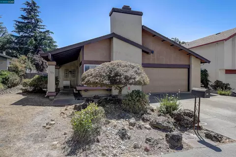 323 Robles Way, Vallejo, CA 94591 photo 1