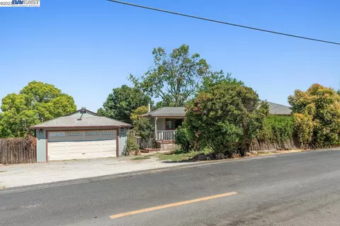 4655 Blum Rd, Martinez, CA 94553 photo 1