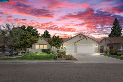 2000 E Victor Ave, Visalia, CA 93292 photo 1