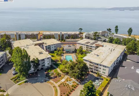 960 Shorepoint Ct #211, Alameda, CA 94501 photo 1