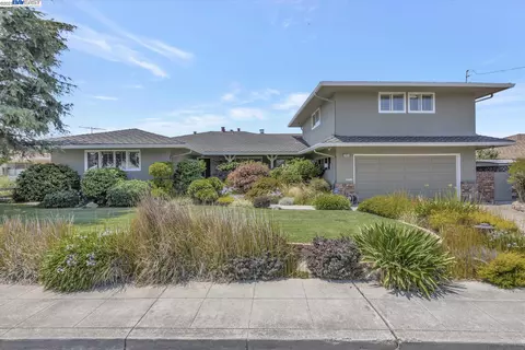 2423 Marineview Dr, San Leandro, CA 94577 photo 1