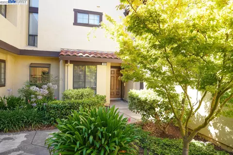13865 Seagate Dr, San Leandro, CA 94577 photo 1