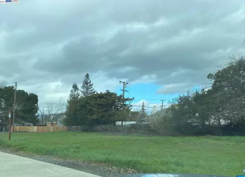 1698 D St, Napa, CA 94559