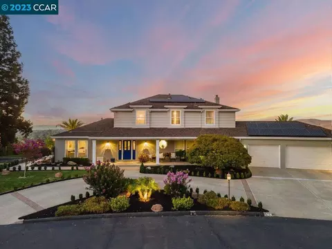 875 Ridge Dr, Concord, CA 94518 photo 1