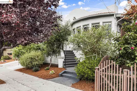 930 43rd St, Oakland, CA 94608 photo 1
