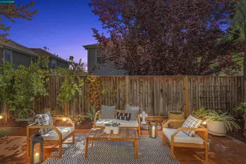 701 Falling Star Dr, Martinez, CA 94553 photo 1