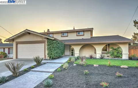 8142 Peppertree Rd, Dublin, CA 94568 photo 1