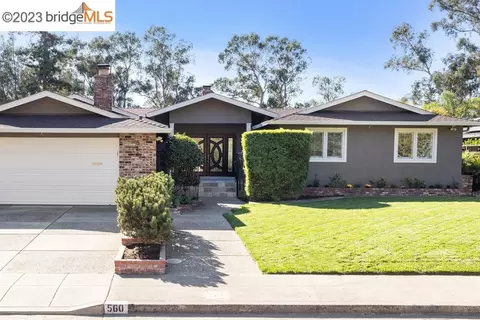 560 Elysian Fields Dr, Oakland, CA 94605 photo 1