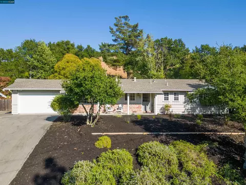 687 Carroll Dr, Moraga, CA 94556 photo 1