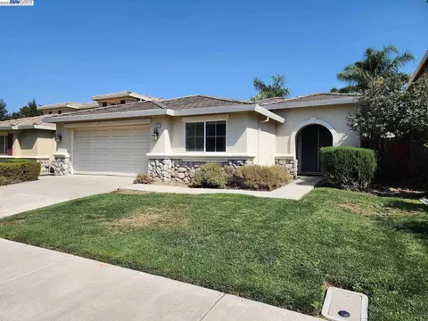 524 Cape Breton Ln, Tracy, CA 95377 photo 1