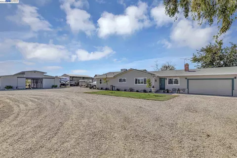 14242 W Middle Rd, Tracy, CA 95304 photo 1