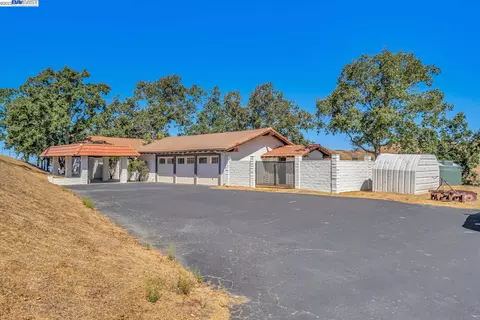 3610 Welch Creek Rd, Sunol, CA 94586 photo 1