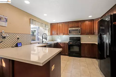1831 Hemlock Dr, Oakley, CA 94561 photo 1