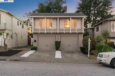 318 Imperial Dr, Pacifica, CA 94044 photo 1