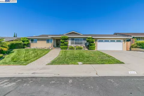 216 Cobblestone Dr, Antioch, CA 94509 photo 1