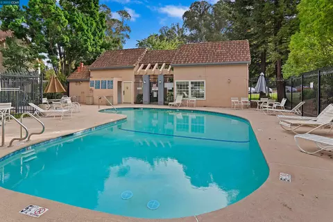 301 Forest Run, Hercules, CA 94547 photo 1