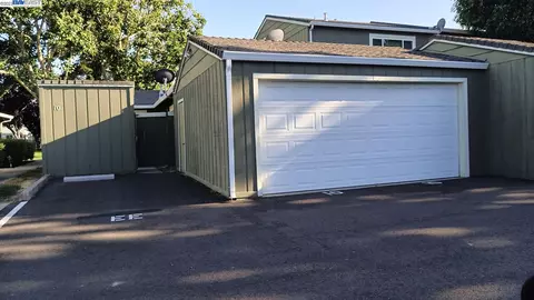 455 Peerless Way #10, Tracy, CA 95376 photo 1