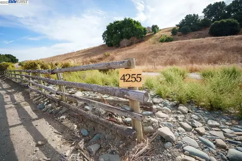 4255 Sheridan Rd, Sunol, CA 94586 photo 1