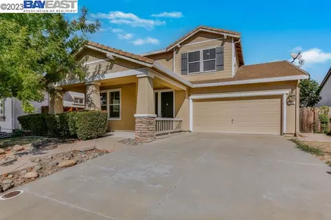 1013 Loretelli Dr, Modesto, CA 95356 photo 1