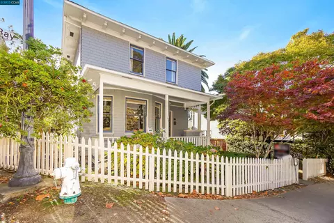 136 Bay St, Hercules, CA 94547 photo 1