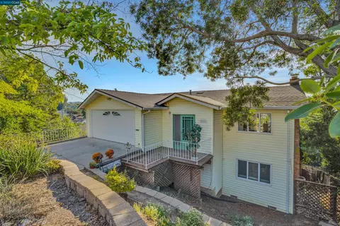 2266 S Crest Ave, Martinez, CA 94553 photo 1