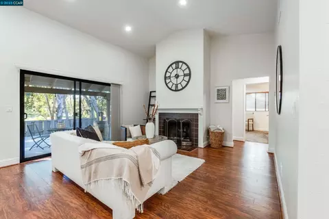 838 Valley Run, Hercules, CA 94547 photo 1
