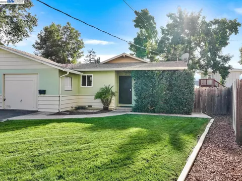 4164 Vineyard Ave, Pleasanton, CA 94566 photo 1
