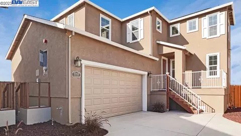 1717 Bella Lago Dr, Stockton, CA 95206