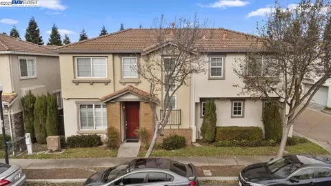 215 Accolade Dr, San Leandro, CA 94577 photo 1
