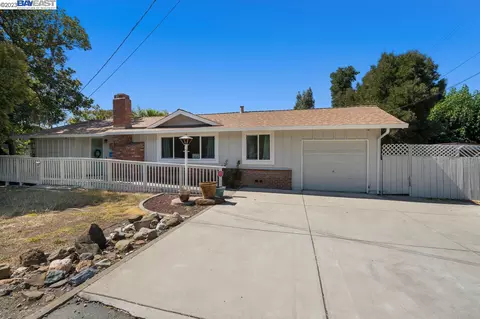 1921 Whitman Rd, Concord, CA 94518 photo 1