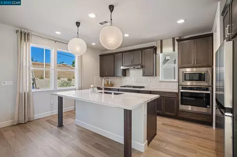 266 Eagle Nest Dr, Oakley, CA 94561 photo 1