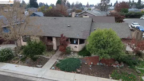 580 E Augusta St, Woodbridge, CA 95258 photo 1