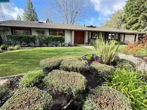 448 Kingsford Dr, Moraga, CA 94556 photo 1