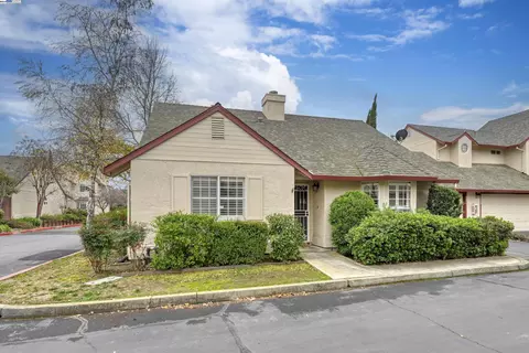 3825 Olivebranch Ln, Carmichael, CA 95608 photo 1