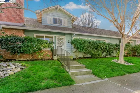 146 Miramonte Dr, Moraga, CA 94556 photo 1