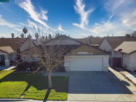 1062 Schadeck St, Manteca, CA 95336 photo 1