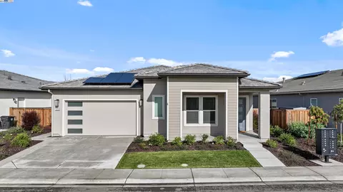 1220 Laurel Dr, Manteca, CA 95336 photo 1