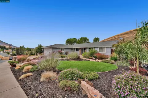 151 Regency Dr, Clayton, CA 94517 photo 1