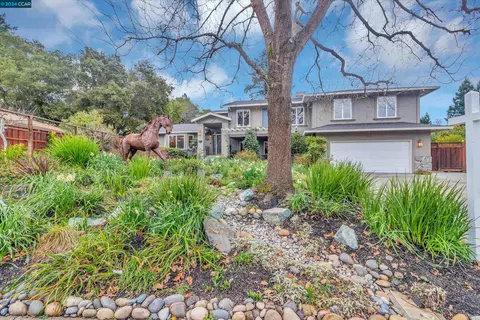1307 Larch Ave, Moraga, CA 94556 photo 1