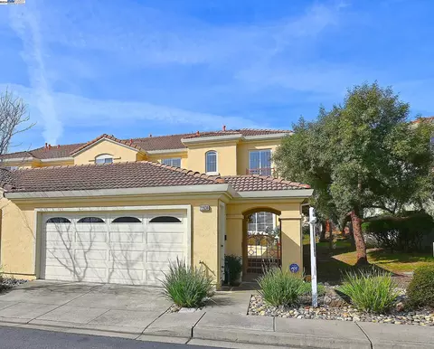 22039 E Lyndon Loop, Castro Valley, CA 94552 photo 1