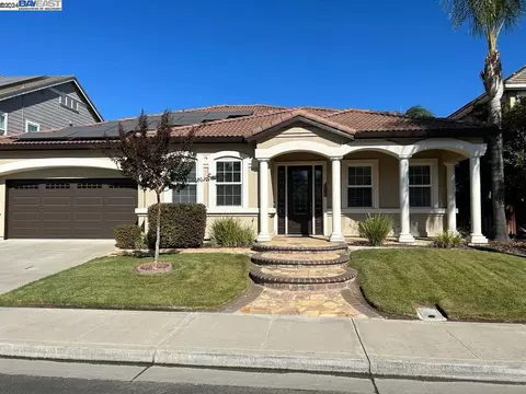 1441 Biarritz St, Tracy, CA 95304 photo 1